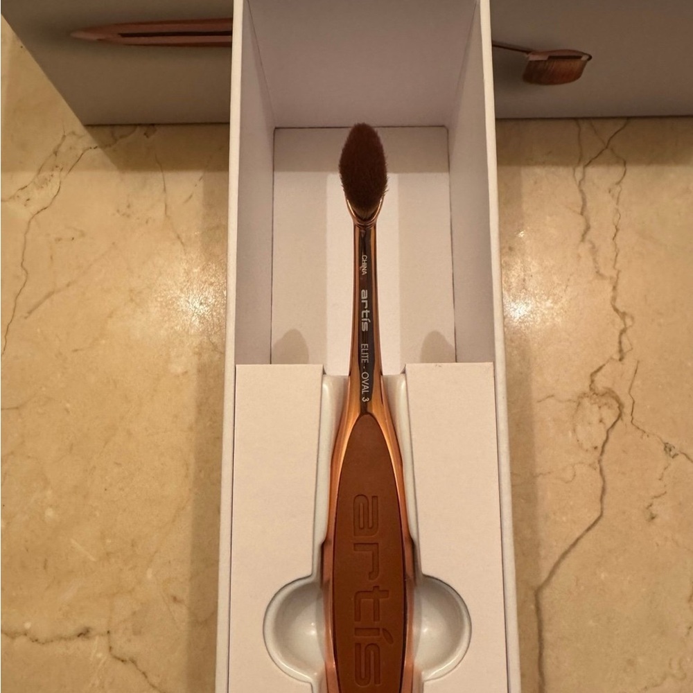 Artis Elite Oval 3 Brush